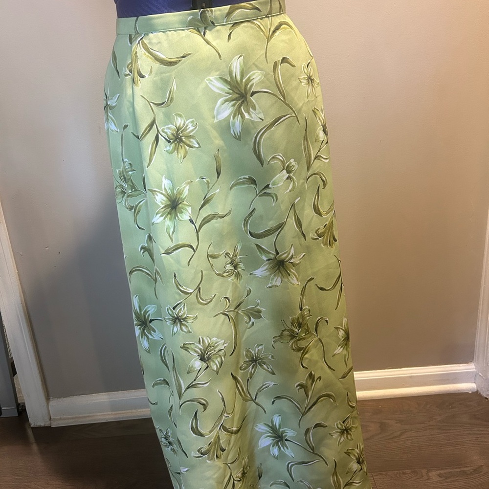 Lush Floral Maxi Skirt in Green